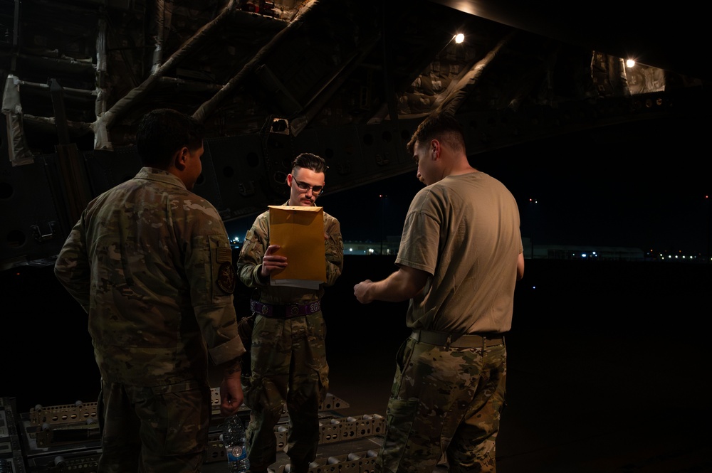 16th EAS conducts cargo mission within CENTCOM AOR