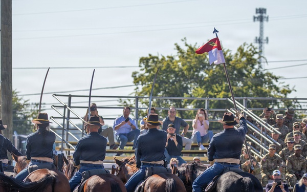 Horse Cavalry Detachment Keeps Army Tradition