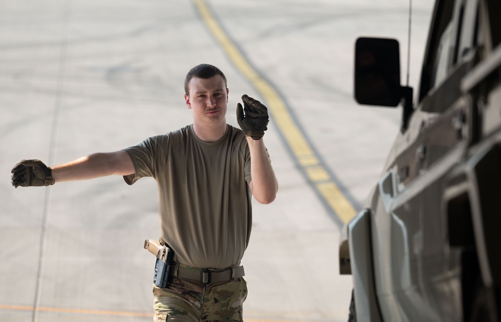 16th EAS conducts cargo mission within CENTCOM AOR