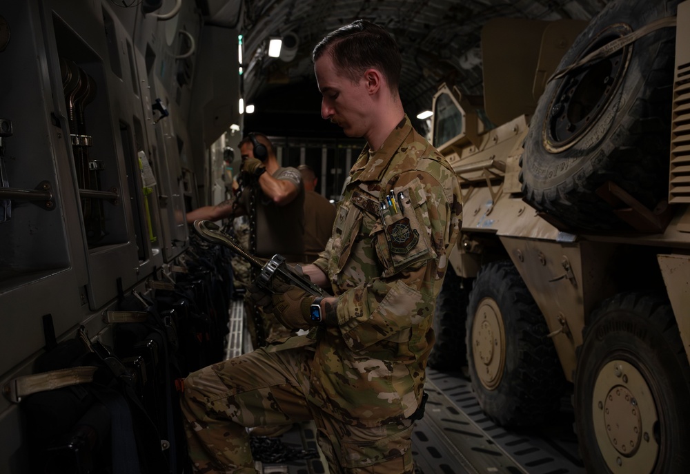 16th EAS conducts cargo mission within CENTCOM AOR