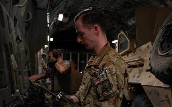 16th EAS conducts cargo mission within CENTCOM AOR