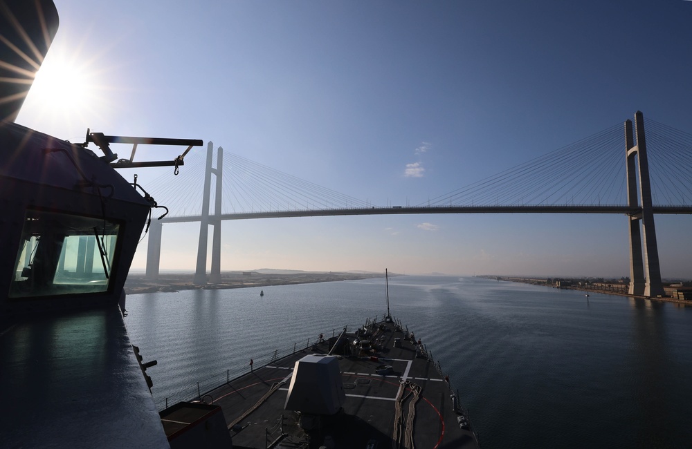 USS Roosevelt (DDG 80) Transits Suez Canal