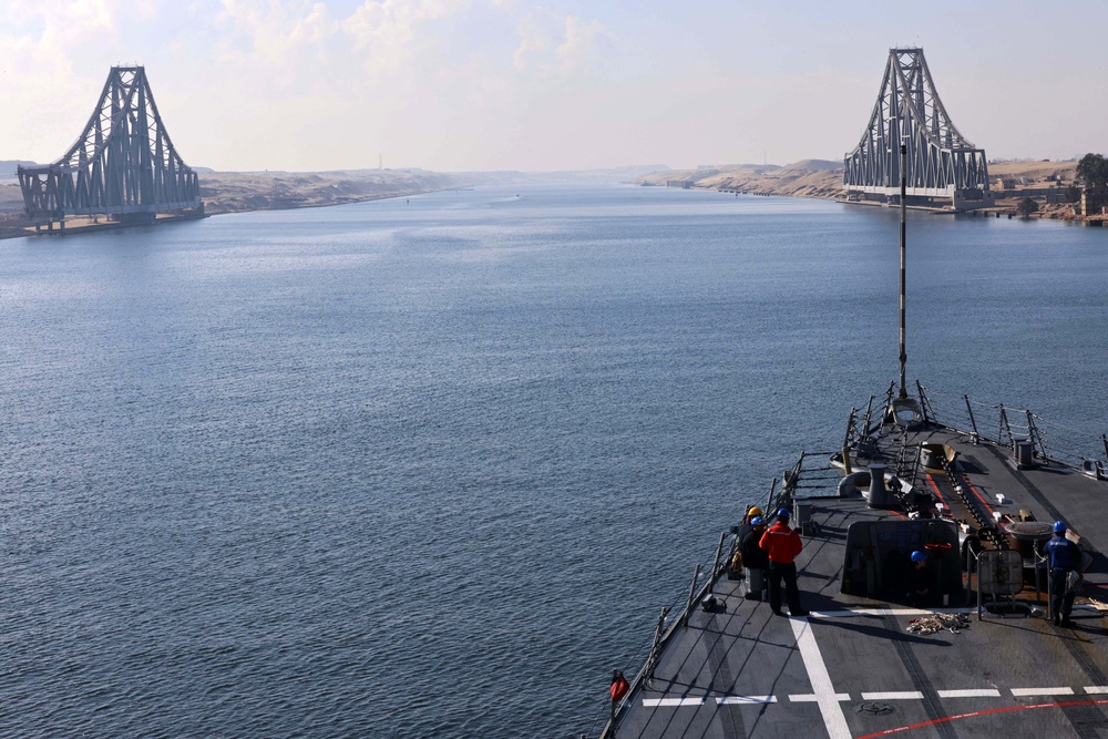 USS Roosevelt (DDG 80) Transits Suez Canal