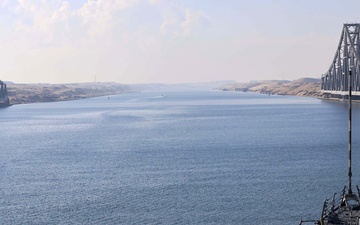 USS Roosevelt (DDG 80) Transits Suez Canal