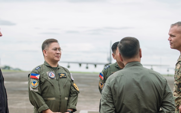 Philippine SecDef Teodoro, US Ambassador Carlson Visit Service Members Supporting Foreign Disaster Relief Operations