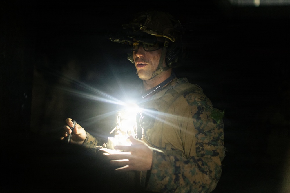 22nd MEU(SOC) | EOD and Lima Co. Engineers Conduct Breaching Range