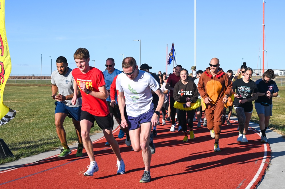 155th ARW Airmen take on Turkey Trot 5K ahead of Thanksgiving