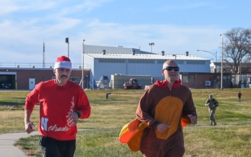 155th ARW Airmen take on Turkey Trot 5K ahead of Thanksgiving