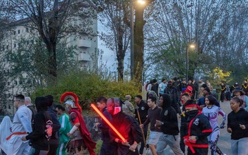 MSC-K Hosts Brigade Costume Run at Camp Carroll.