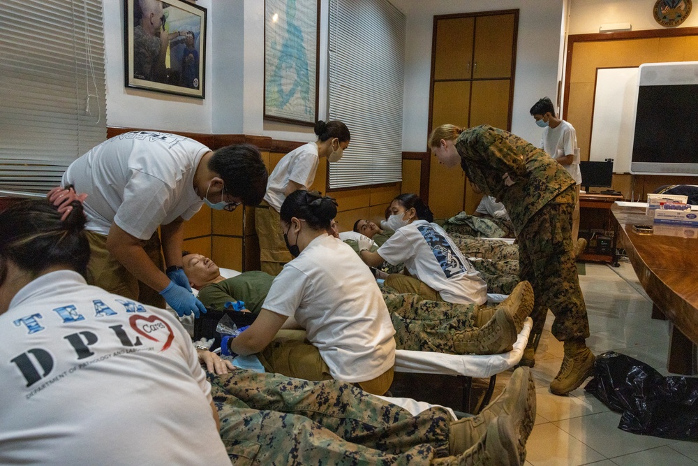 15th MEU Coordinates Blood Drive During Foreign Disaster Relief Operations in the Philippines