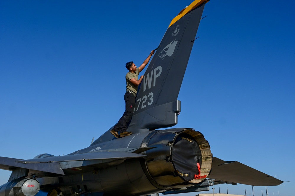 Maintainers keep Wolf Pack fighters flying during FF 25-2