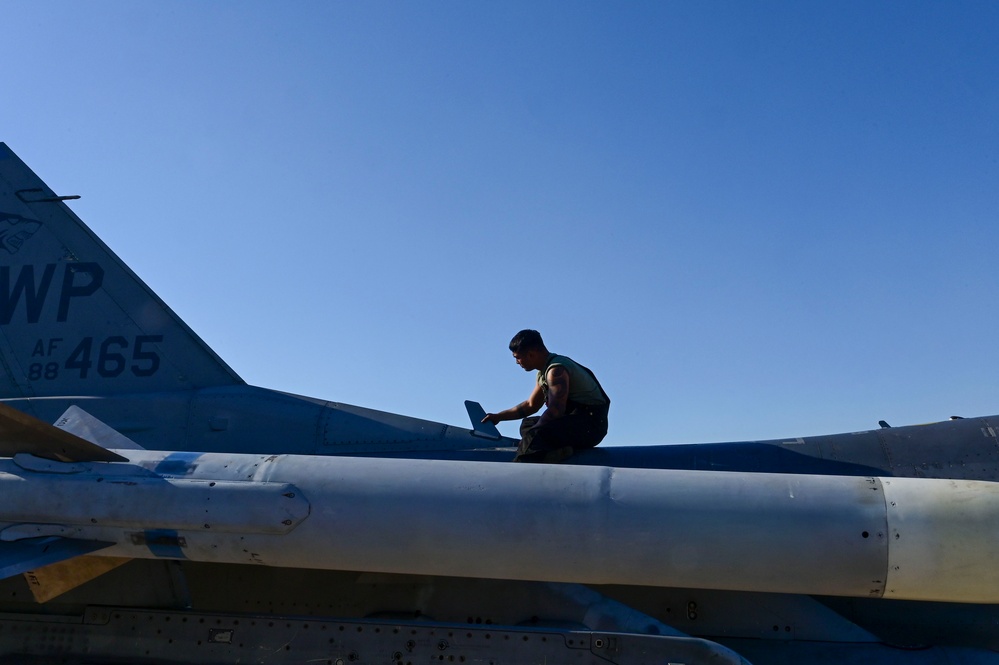 Maintainers keep Wolf Pack fighters flying during FF 25-2