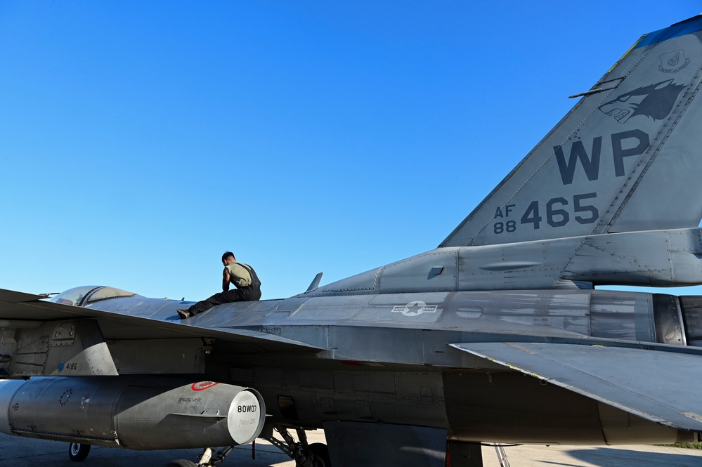 Maintainers keep Wolf Pack fighters flying during FF 25-2