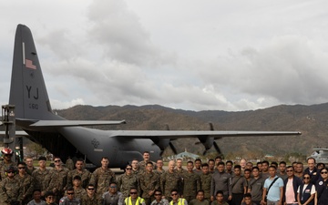 Philippine SecDef Teodoro, US Ambassador Carlson Visit Service Members During Foreign Disaster Relief Operations
