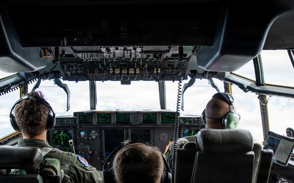 Philippine Service Members, US Marines Offload Disaster Relief Supplies in Virac, Philippines