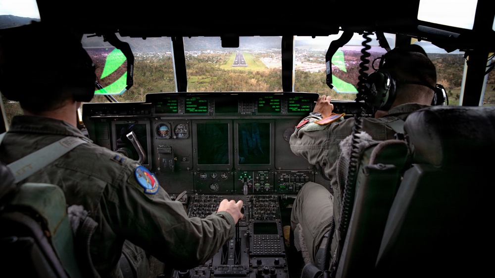 Philippine Service Members, US Marines Offload Disaster Relief Supplies in Virac, Philippines