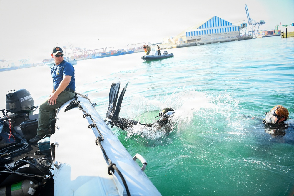 U.S. Navy Seabee Divers Strengthen Maritime Partnerships in Morocco