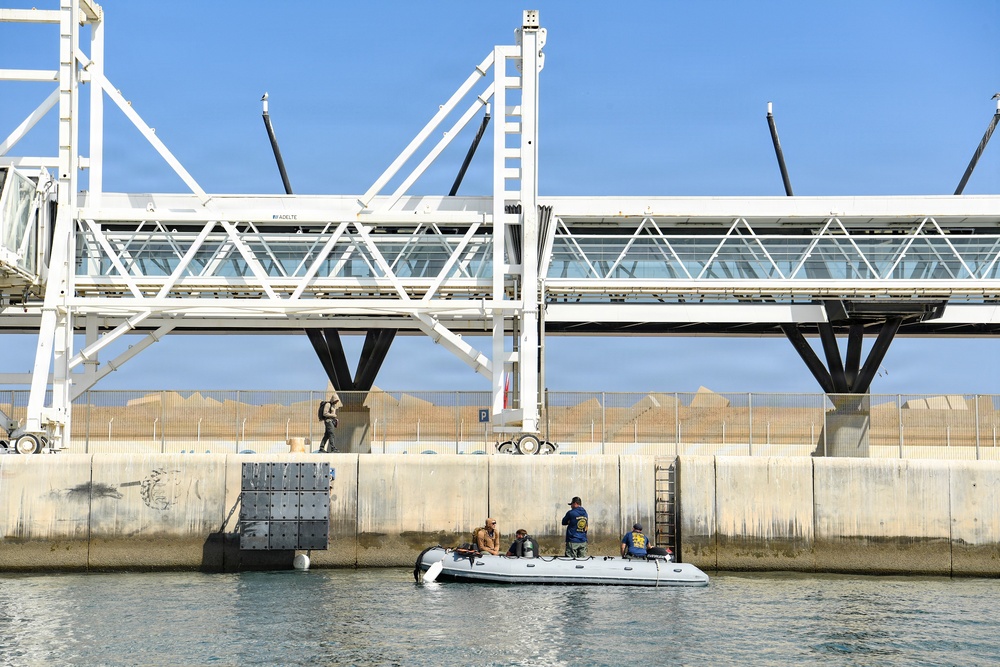 U.S. Navy Seabee Divers Strengthen Maritime Partnerships in Morocco