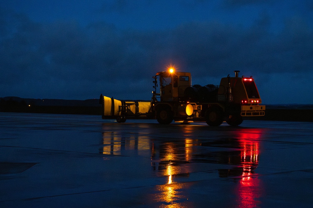 52nd Fighter Wing enhances winter readiness with Snow School