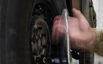 7th MSC Soldiers conduct maintenance