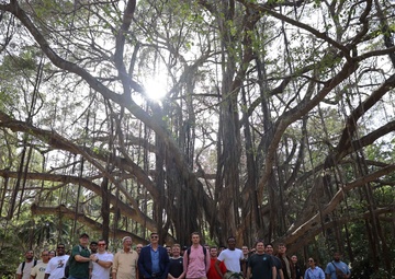 USS Roosevelt (DDG 80) Sailors Visit Botanical Garden in Algiers