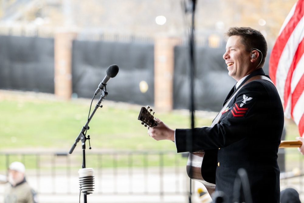 Pittsburgh Steelers and U.S. Navy Band celebrate Salute to Service