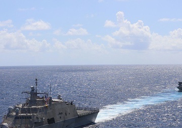 USS St. Louis, Mexican Navy Conduct PASSEX Off Coast of Yucatán