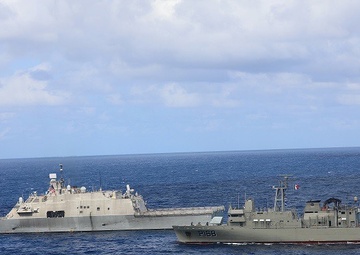 USS St. Louis, Mexican Navy Conduct PASSEX Off Coast of Yucatán