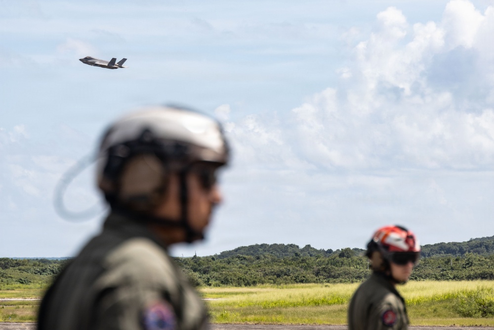 VMFA-225 conducts flight operations in Puerto Rico