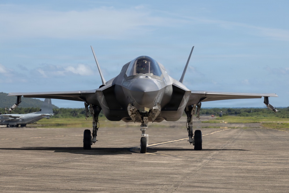 VMFA-225 conducts flight operations in Puerto Rico