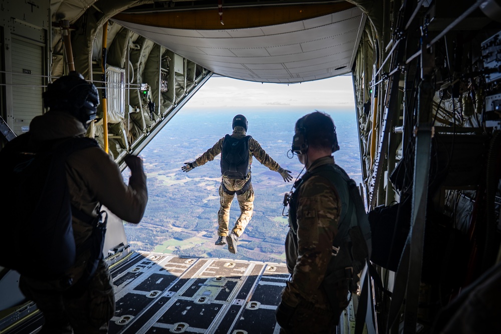 352d Special Operations Wing and Finnish Utti Jaeger Regiment strengthen High North Alliance during Exercise Florin Fossil
