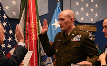 In the Hall of Heroes, a Soldier Finds His Way Back to the Uniform