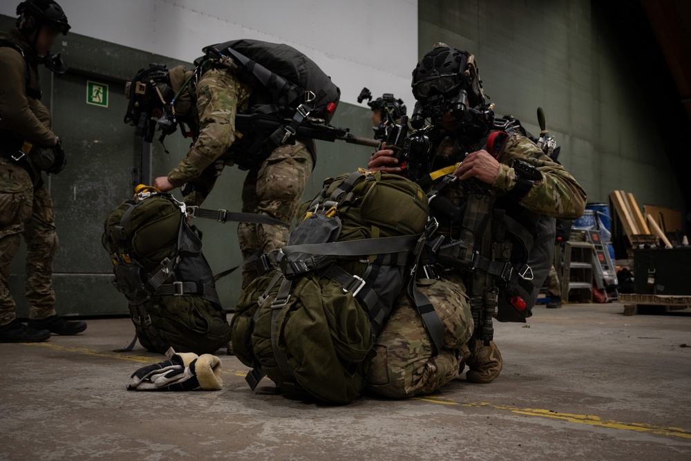352d Special Operations Wing and Finnish Utti Jaeger Regiment strengthen High North Alliance during Exercise Florin Fossil
