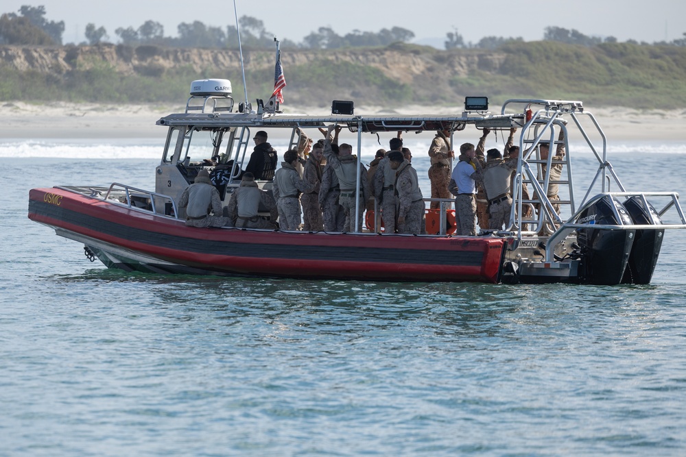 2nd Bn., 4th Marines, 3rd AA Bn conduct surf qualification