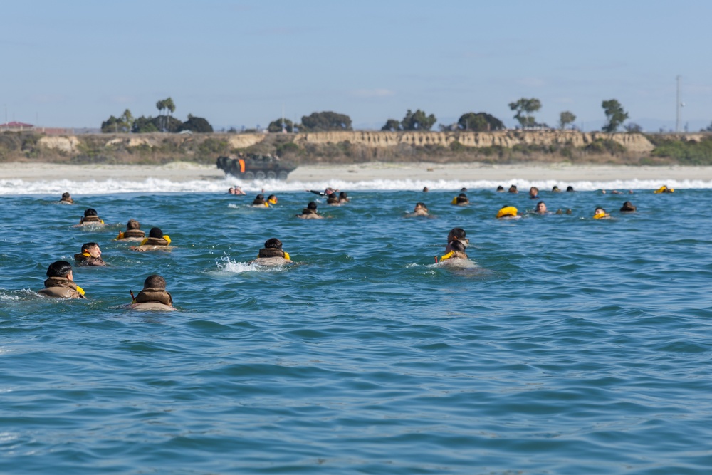 2nd Bn., 4th Marines, 3rd AA Bn conduct surf qualification