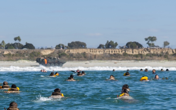 2nd Bn., 4th Marines, 3rd AA Bn conduct surf qualification