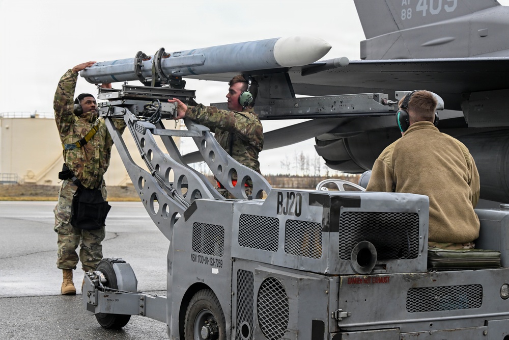 354th MXG holds 2025 3rd Quarter Load Competition