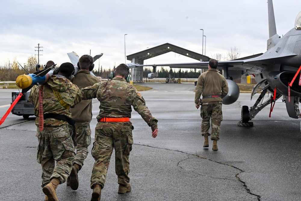 354th MXG holds 2025 3rd Quarter Load Competition