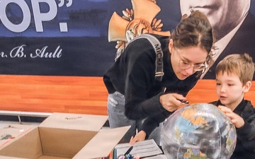 NEX patrons honor deployed loved ones with Hearts from Home care packages