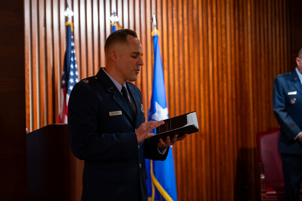 Robert Davis Promotes to Lt. Gen.