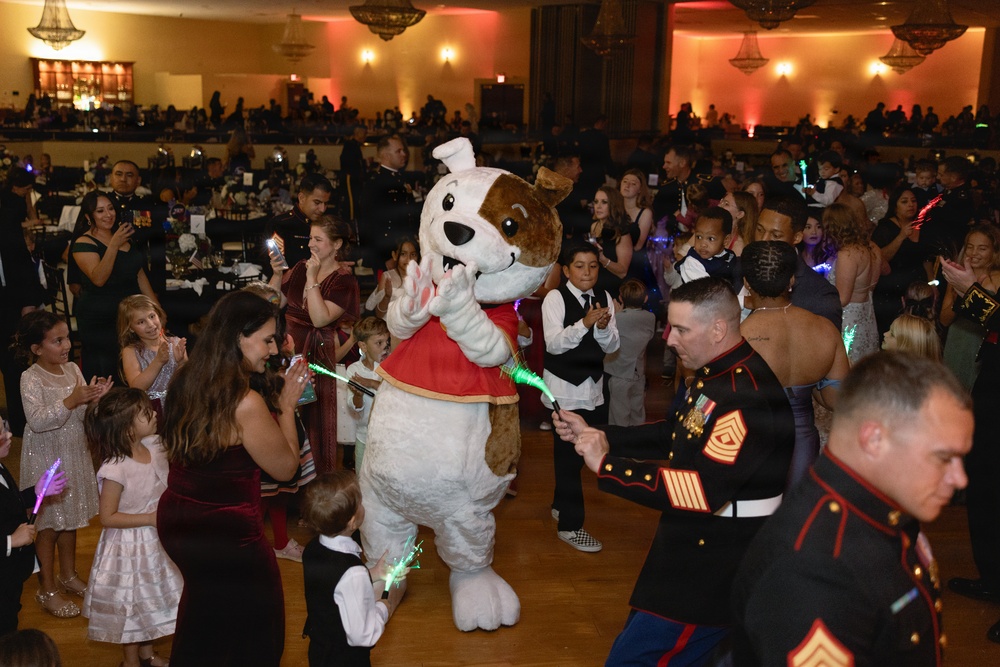 MCCS hosts the Third Annual Marine Corps Family Ball