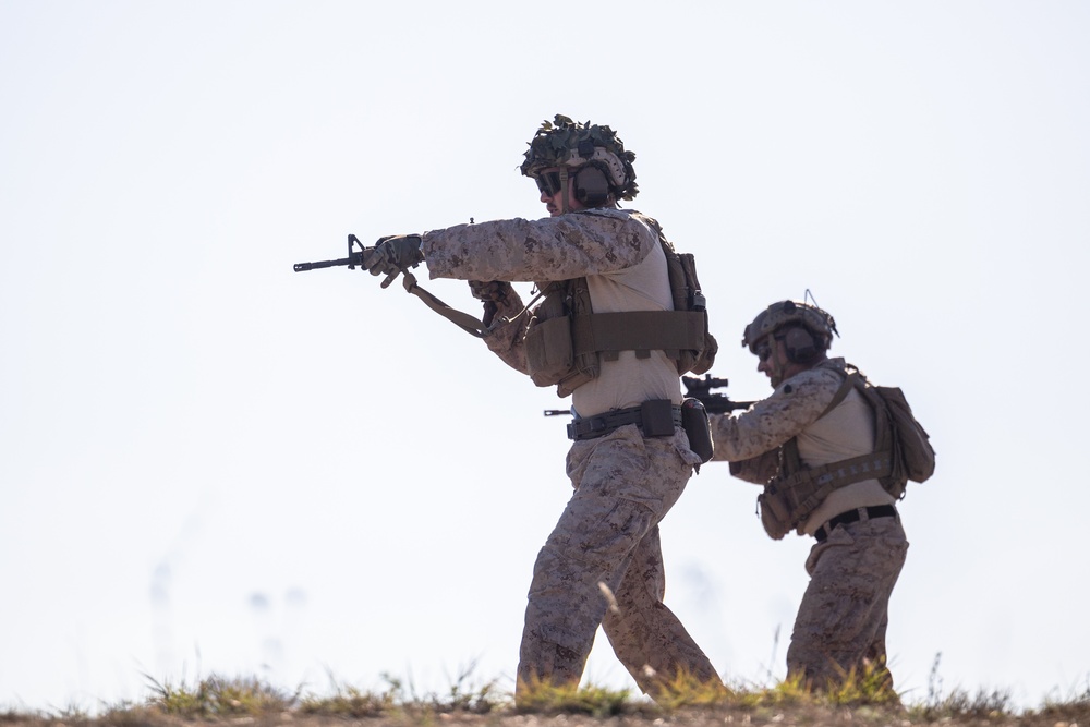 11th MEU Marines conduct explosive breaching drills