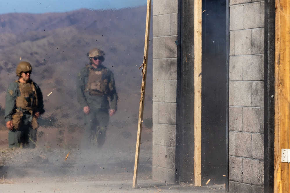 11th MEU Marines conduct explosive breaching drills