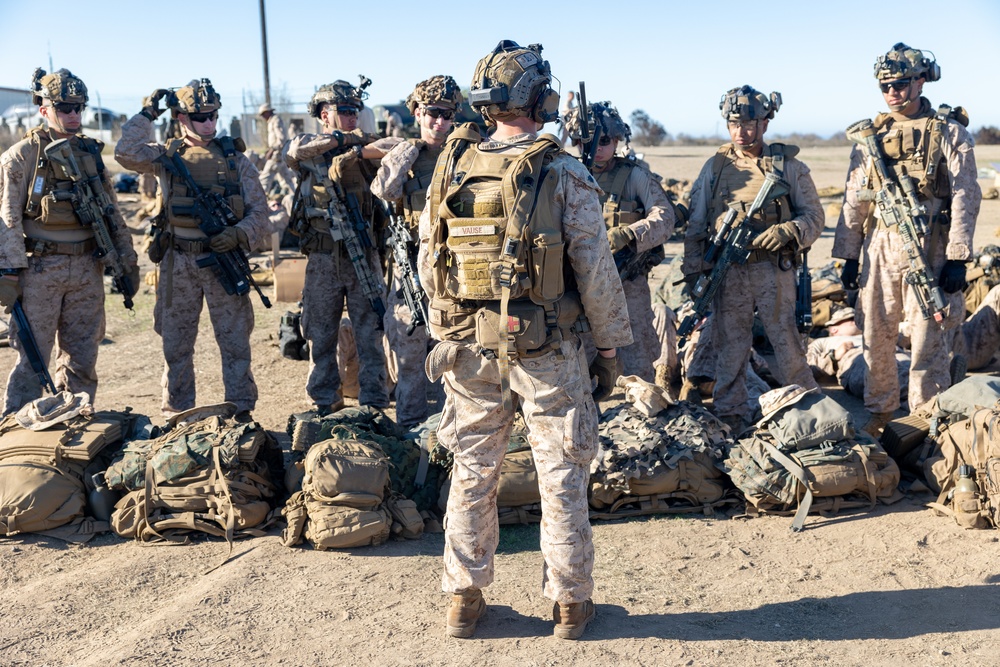 11th MEU Marines conduct Vertical Assault Raid Course