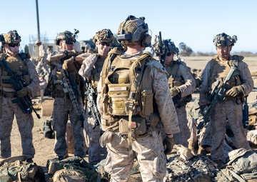 11th MEU Marines conduct Vertical Assault Raid Course