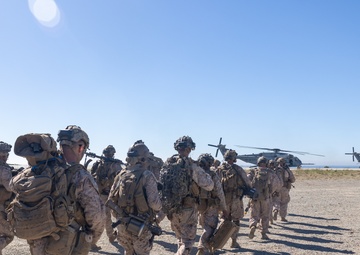 11th MEU Marines conduct Vertical Assault Raid Course
