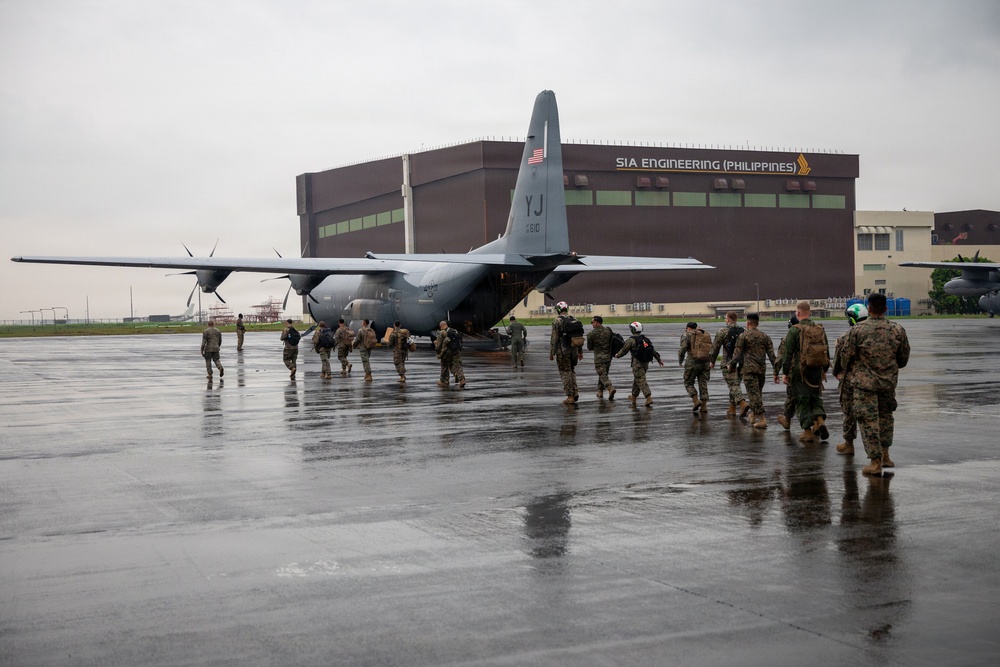 MRF-SEA, 3d MEB, 1st MAW and 374th Operations Group Support Delivery of Family Food Packs in The Philippines During Foreign Disaster Relief Operations