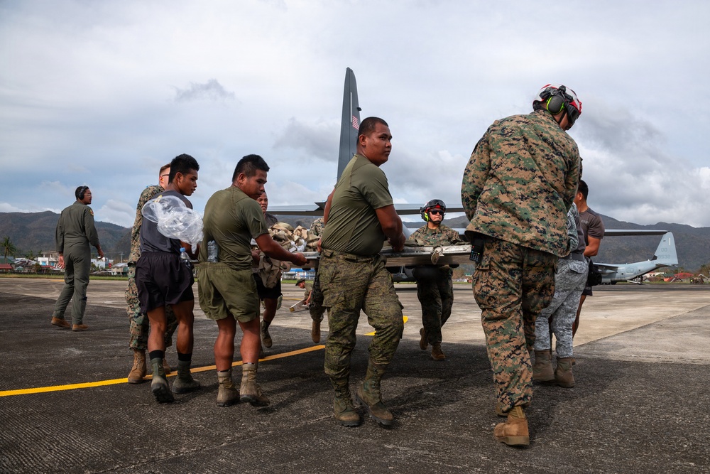 MRF-SEA, 3d MEB, 1st MAW and 374th Operations Group Support Delivery of Family Food Packs in The Philippines During Foreign Disaster Relief Operations