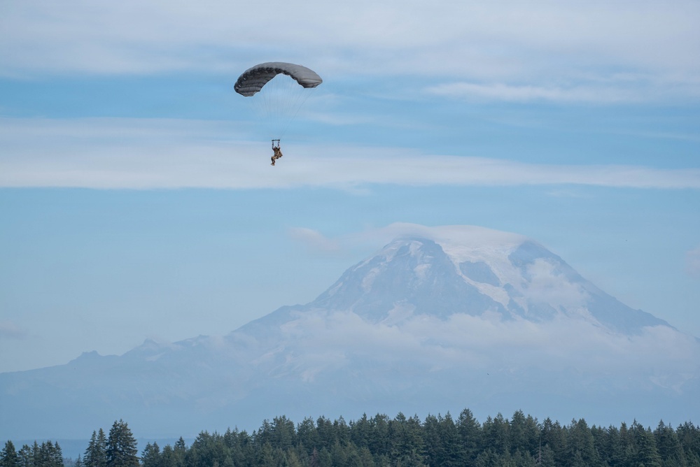 Military Free Fall Training at JBLM