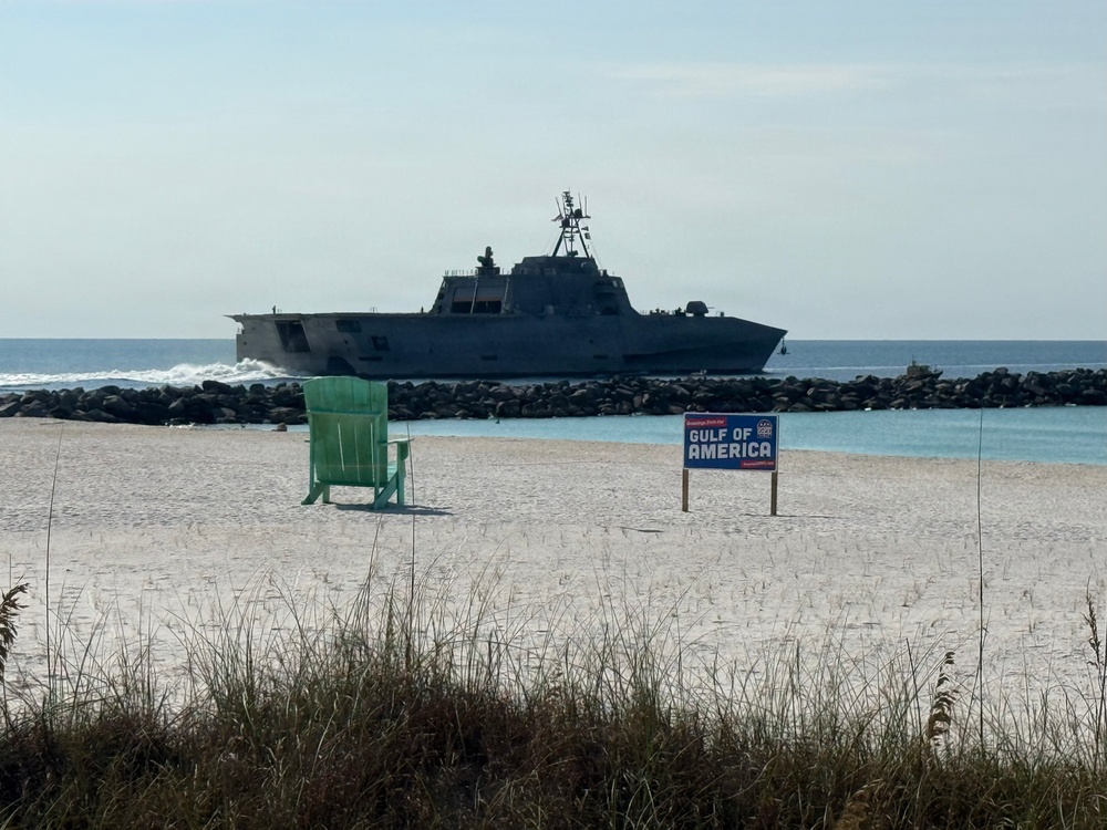 USS Pierre Departs Panama City After Commissioning
